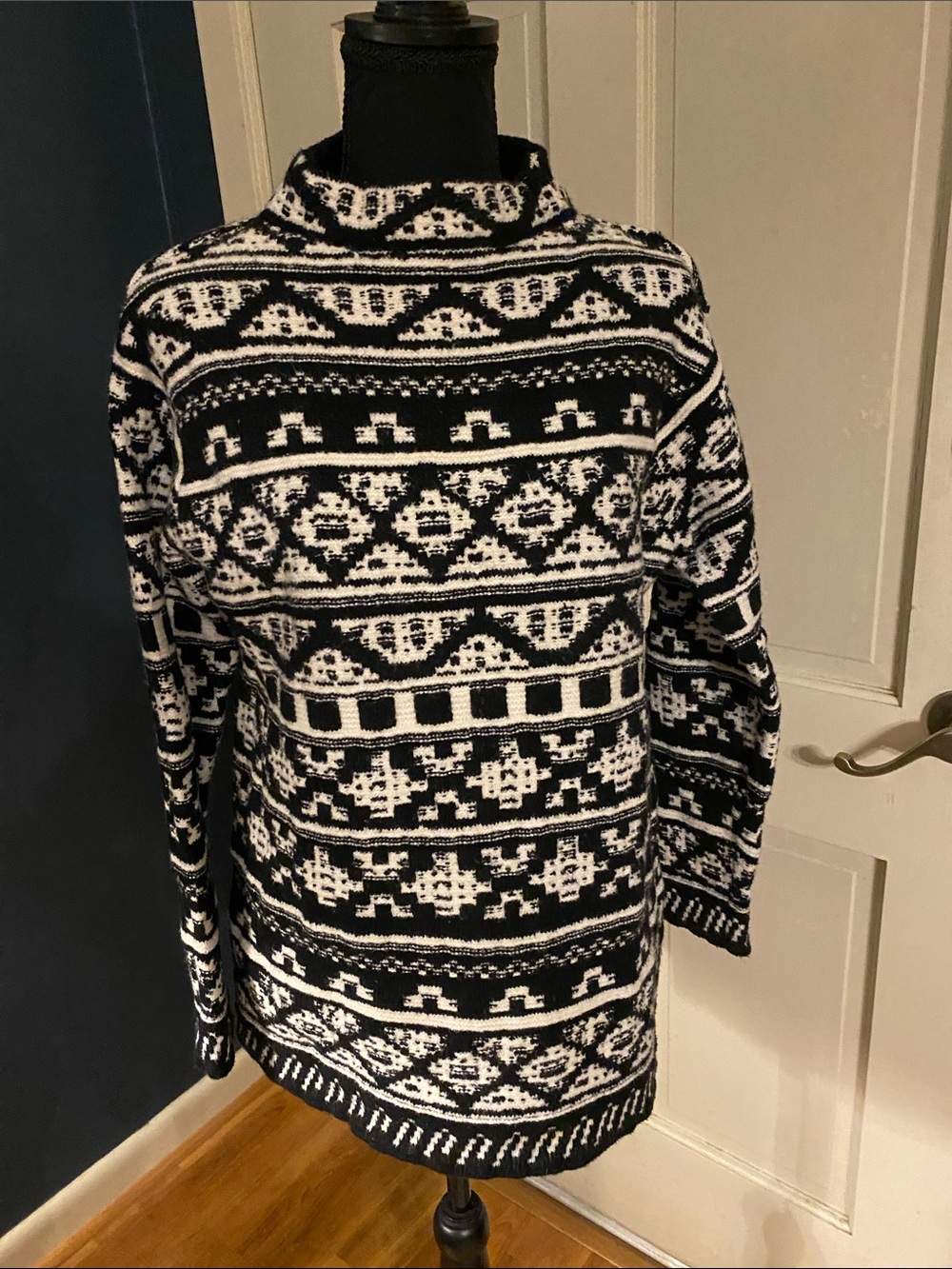 J. Jill Black and White Patterned Crewneck Sweater/Tunic